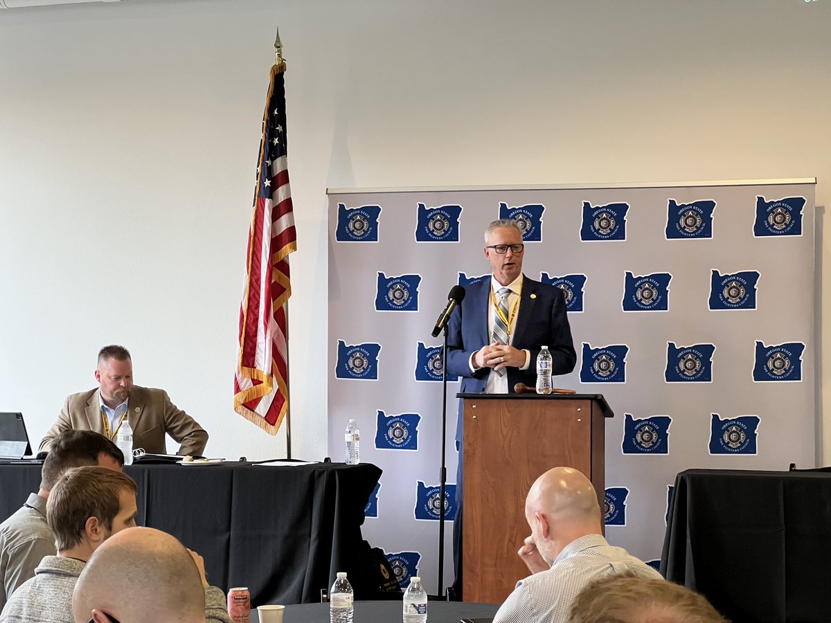 ORfirefighters's tweet photo. OSFFC President Karl Koenig (@1159leader) opens the 32nd Oregon State Fire Fighters Convention and welcomes delegates, alternates and guests. @IAFFNewsDesk @IAFF9th #orfirefighters #oregonfirefighters #osffc https://t.co/I2c6MX5clI