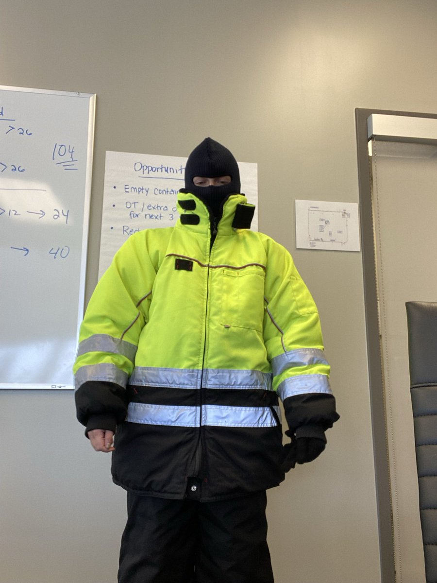 kiwiwards1's tweet photo. Round of applause for our hard men at work https://t.co/SzPn3a8106