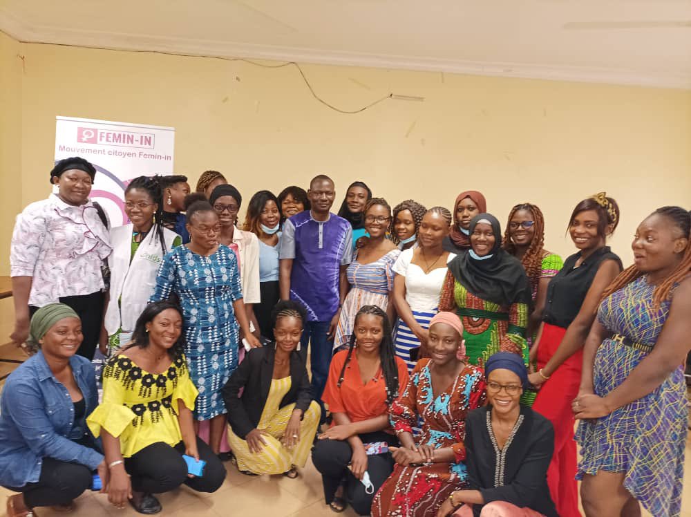 LenganiNeima's tweet photo. Nous avons participé à l'atelier de renforcement de capacités de 25 membres en analyse des politiques publiques spécifiques sanitaires le 08 au 09/04/22 à la maison de femme.
Il a été organisé par @Femin_in_BF et #VoixEssentiELLES
#rajs #AFriYAN #AFEEJ https://t.co/sB54mYe5cs