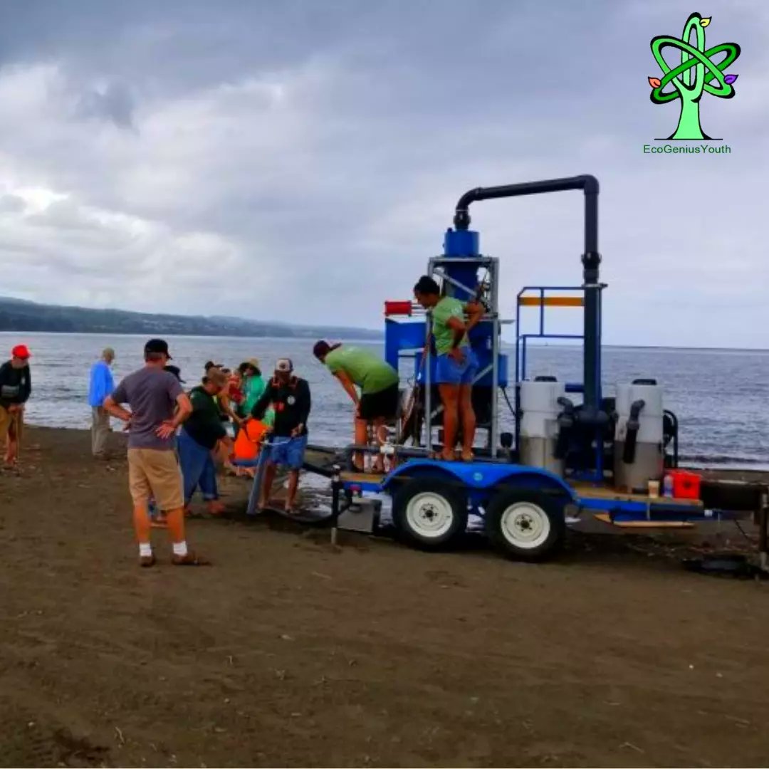 EcoGeniusYouth's tweet photo. A group of young people from Canada created a project at the University of Sherbrooke in Quebec called #HoolaOne, an initiative that cleans and collects microplastics from the ocean both at the surface and in the depths with different suction methods. https://t.co/hDDAzqjE3u