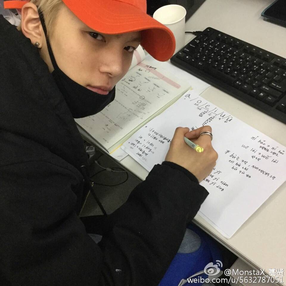 solsooolha's tweet photo. 🐶바쁜 민혁이도 공부하는데, 몽베베는 공부안해?

🌸몬베베 공부시키는 몬엑 모음🌸 https://t.co/9w0TfubVeW