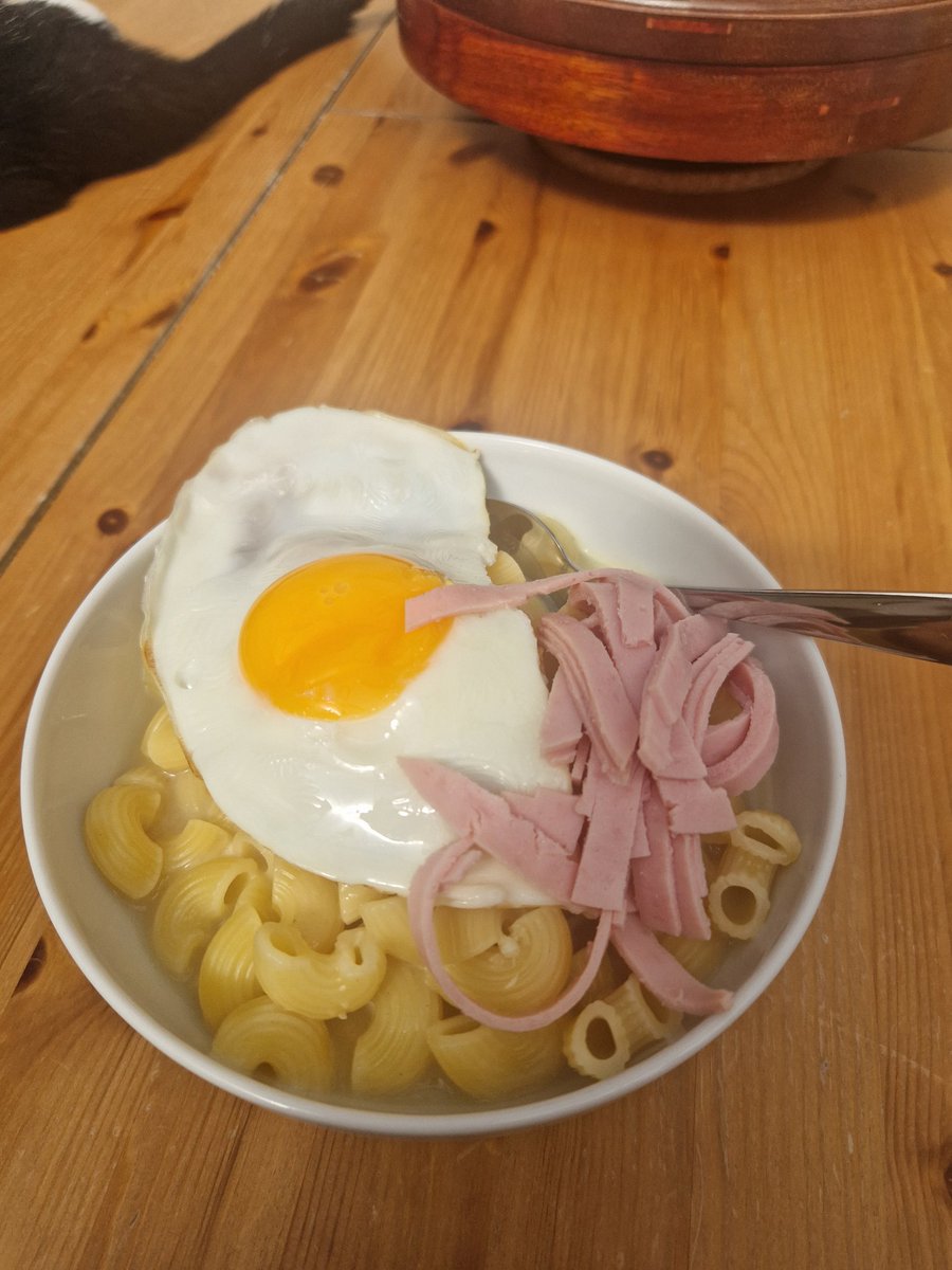 I love my other half shares his culture with me. Yes this doesn't look like hong kong dish to us but it is for him! Reminds him of going to breakfast with his dad and eating this. So he made it me! #hongkongfood #hkfood