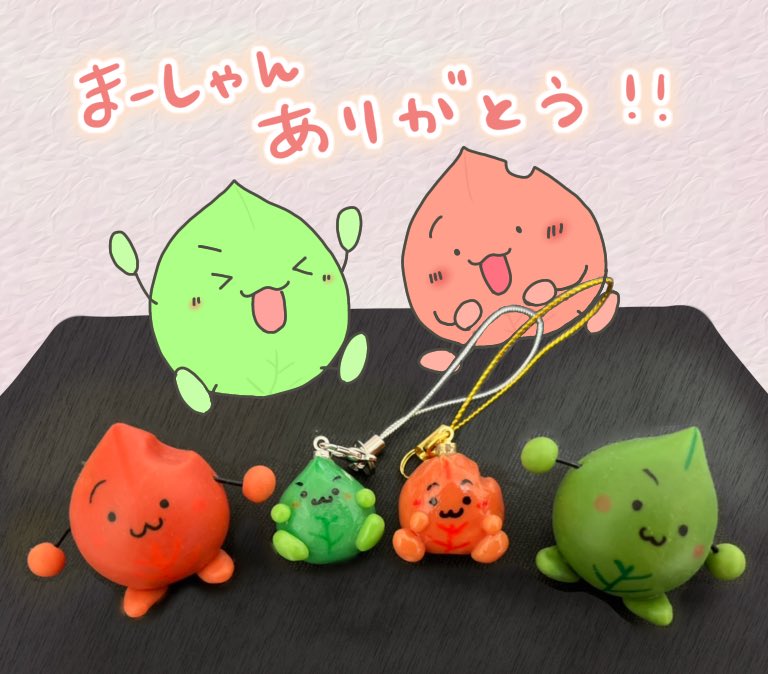 aobako_yurarin's tweet photo. 先日お誕生日を迎えたあおばコに、まーしゃん(@ma_angel_devil )がストラップを作ってくれましたヾ(*´∀｀*)ﾉ💕
こないだ作ってもらったものと並べてさらに可愛い(;//́Д/̀/)💕
まーしゃんありがとう！！
一生大事にします(இ௰இ`｡) https://t.co/k6VpSPYV8A