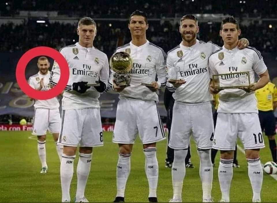 "كن سعيداً للآخرين في لحظاتهم الخاصة ، وسيأتي اليوم الذي يكون فيه الجميع سعيداً من أجلك !!"