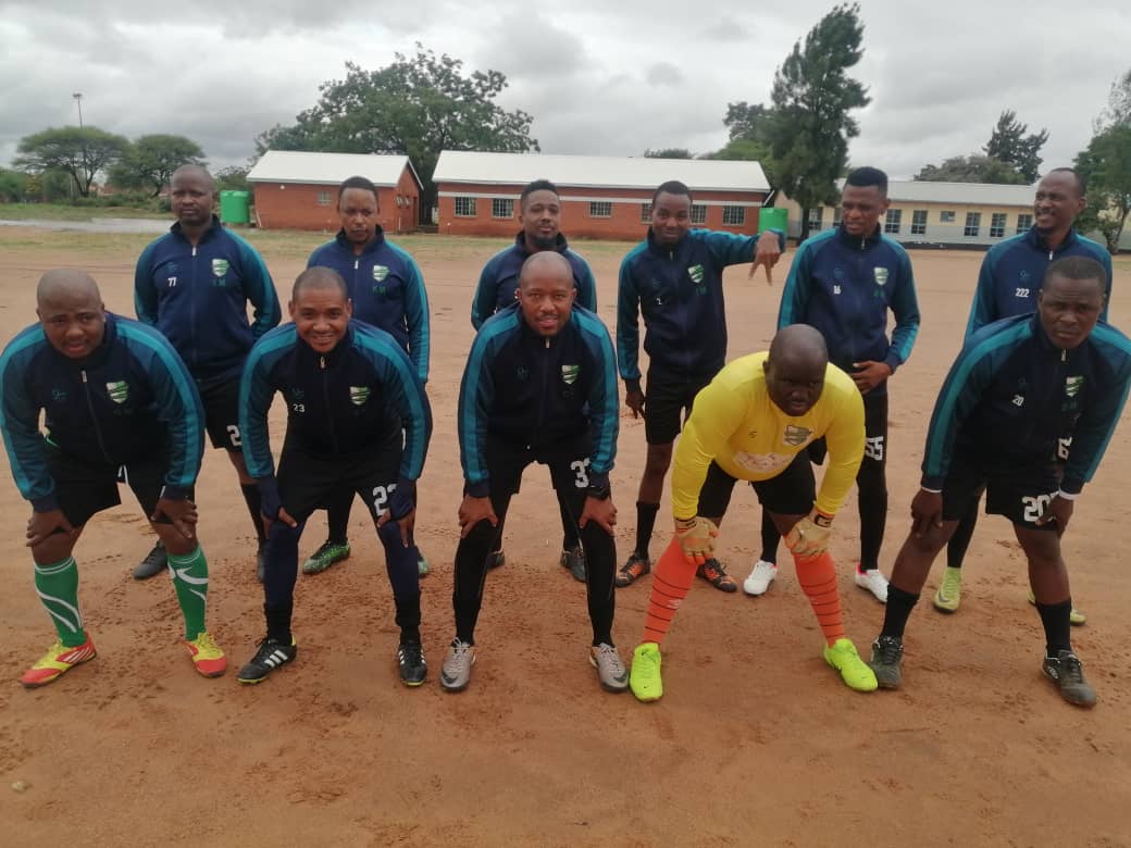 First team photo, he made it there after a while 😂😂😂 <a href="/mchifoz/">Rraagwe Kido</a> #KaBosweuLeBotala ⚪🟢 #MaseleANnete #BWSocialClubs
