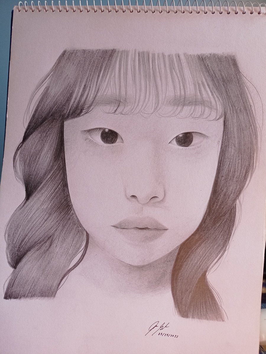 FOTM_ART's tweet image. And we are done with our last set of drawings 😍

This round, Elise Yutuc drew Piploy Kanyarat 🌸 Guitar Cabrera drew Stray Kids Hyunjin 🧒 while Janine Gumela drew LOONA Chuu 🍬

Thank you all for tuning into our SCALE activity ❤️