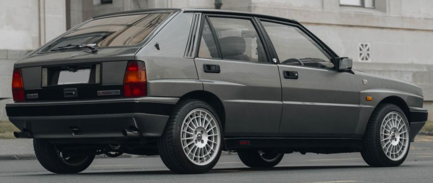 UltimativCars's tweet photo. #Webbs3CC

The last version of the 2nd #Lancia #Delta-facelift [#Tipo831/III] (1986-91) was the #HF #Integrale #16V (1989-91), made in 15,560 LHD-units ONLY.

But, this '91-unit is a #UNIQUE #RHD-#conversion!
Est. at AUS$70-85k | $52-63.2k | 47.800-58.100 €, it couldn't be sold. https://t.co/V8RDeVNePP