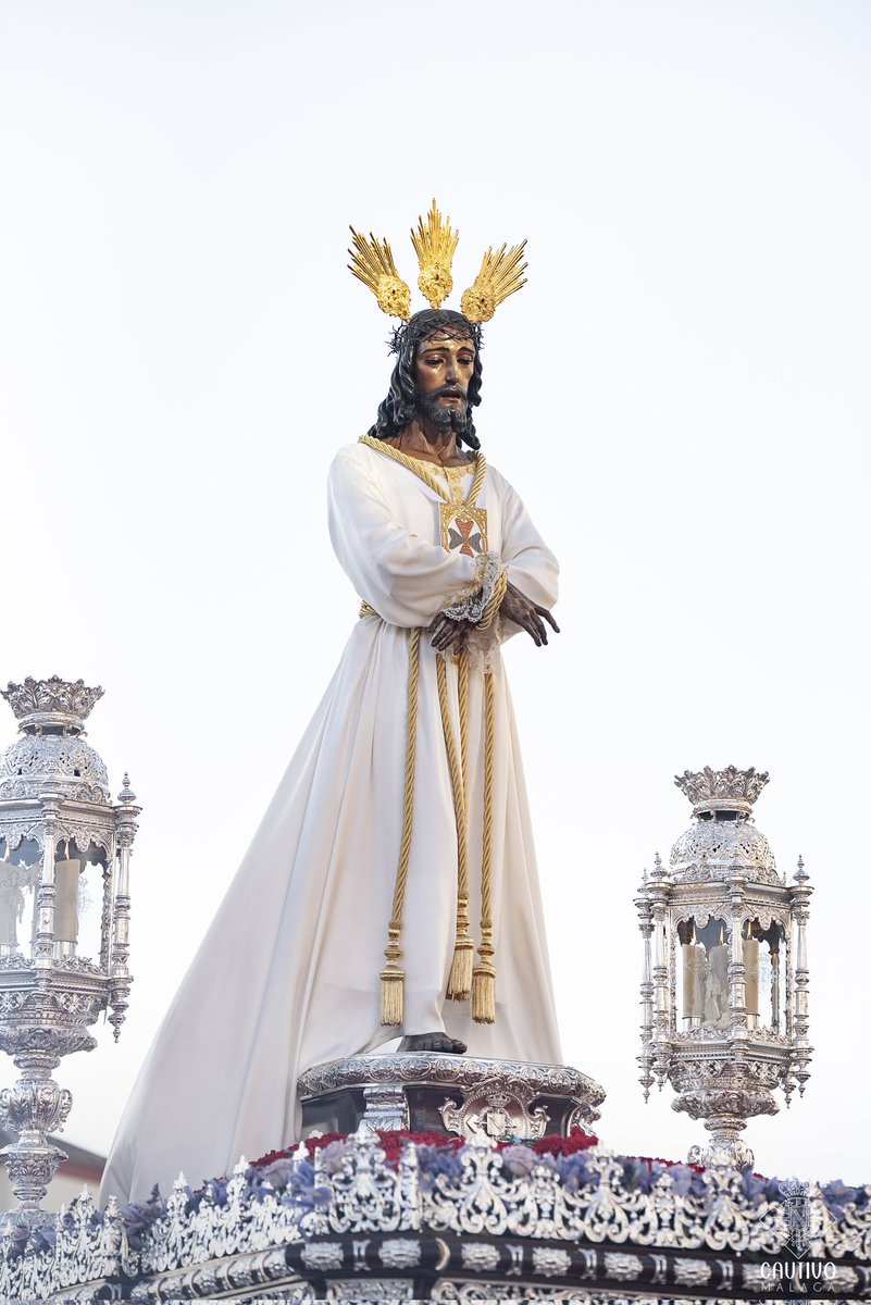 cautivotrinidad's tweet photo. Hoy es #LunesSanto22 y nuestra hermandad vuelve a salir a las calles para repartir fe y esperanza. Deseamos a todos los participantes del cortejo una buena estación de penitencia junto a nuestros sagrados titulares.

¡Viva Jesús Cautivo! ¡Viva María Santísima de la Trinidad! https://t.co/YN6nH0Or4f