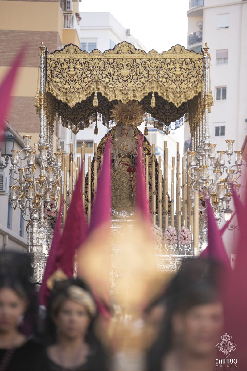 cautivotrinidad's tweet photo. Hoy es #LunesSanto22 y nuestra hermandad vuelve a salir a las calles para repartir fe y esperanza. Deseamos a todos los participantes del cortejo una buena estación de penitencia junto a nuestros sagrados titulares.

¡Viva Jesús Cautivo! ¡Viva María Santísima de la Trinidad! https://t.co/YN6nH0Or4f