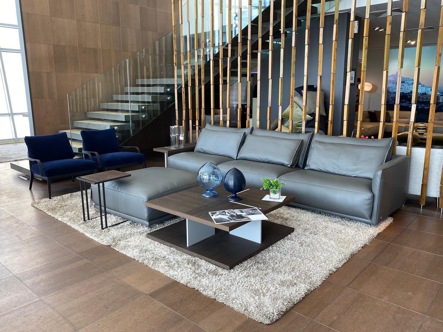 Natuzzi long beach sofa outlet