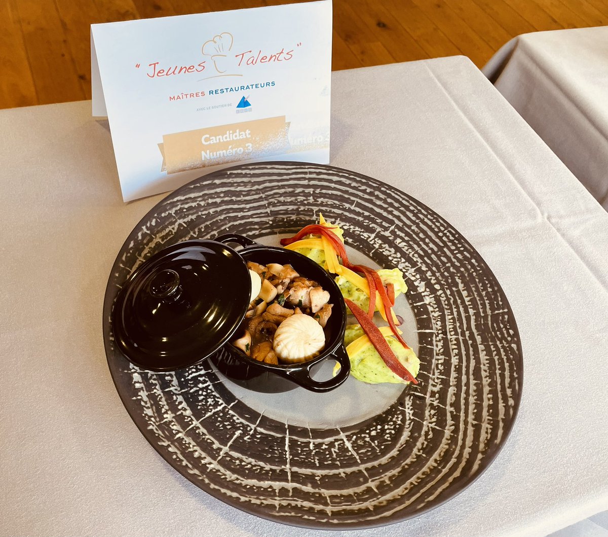 Bravo à Théo Guyon du Restaurant Le Bergerac, une place en finale du #Concours Jeunes Talents #Maitrerestaurateur ! Le directeur de la Halle <a href="/METRO_FR/">METRO France</a> #Orléans Bruno Foucquier a fait partie du jury dégustation avec <a href="/ParnaudT/">Thomas Parnaud</a> Chef ⭐️ ! <a href="/PeltierPascal/">Peltier Pascal</a> <a href="/RH_NadirK/">Kadji</a> <a href="/MesnisLaurent/">Laurent Mesnis</a>