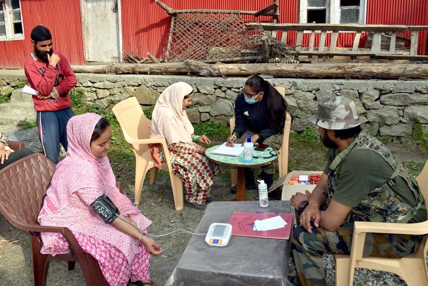 YTCtangdhar's tweet photo. *National Safe Motherhood day*

National safe motherhood day is observed  annually to raise awareness about providing care during Pregnancy, post pregnancy and child care. To commemorate this day, Indian Army conducted an event at Panchayat Ghar, Trebhoni Tangdhar. https://t.co/jDH8gZCNCF