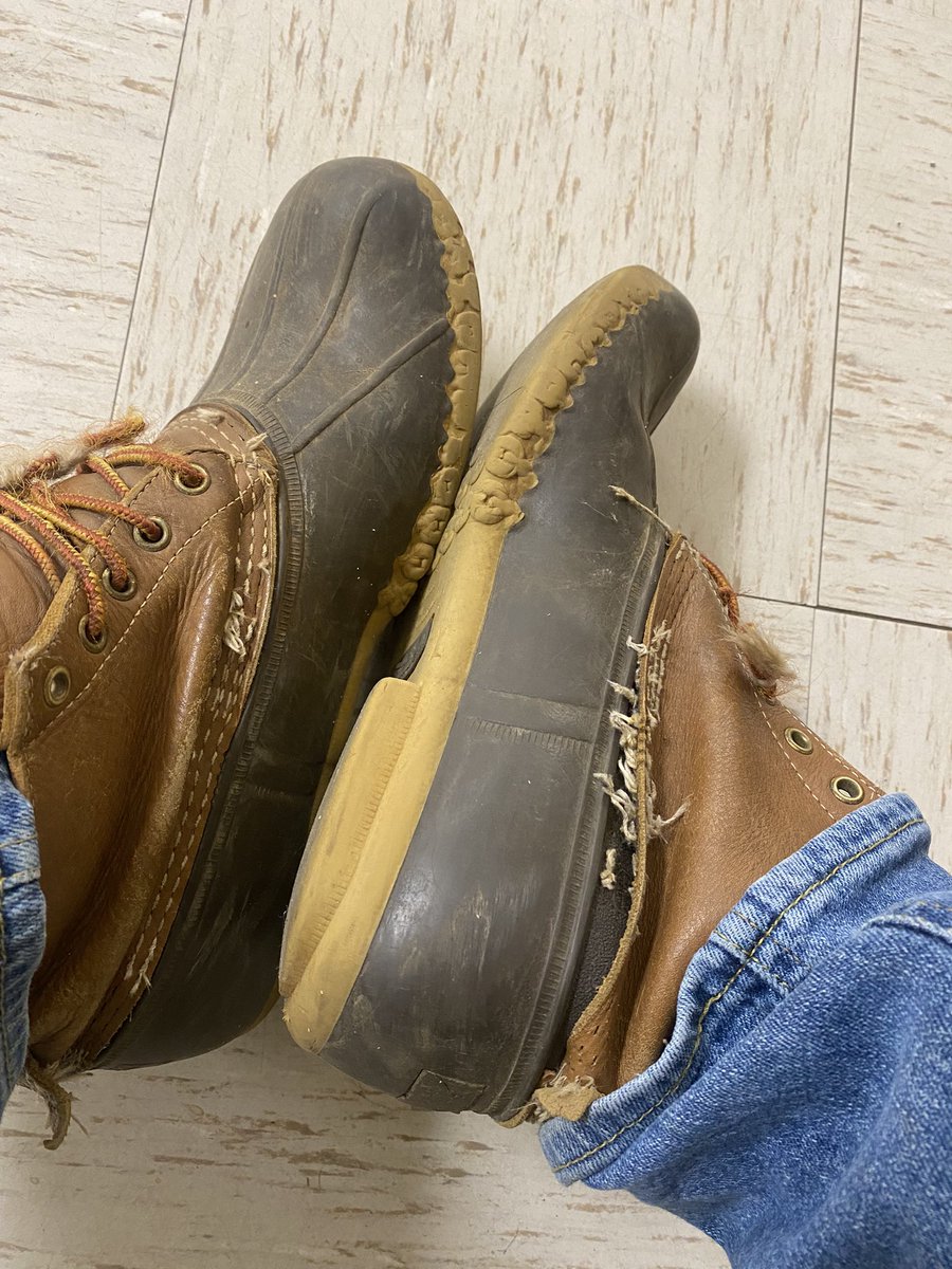 riiceman's tweet photo. Bout the end of the line for my @LLBean ducks…
They’ve served me well
#AnybodyKnowHowToStitch? https://t.co/K2VFtt9fO8