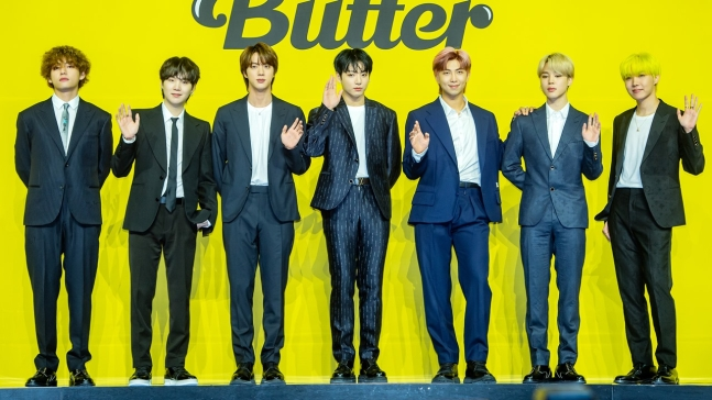 pannchoa's tweet photo. Members of the National Assembly list the criteria for army exemptions in light of the BTS' enlistment debate:
- Billboard
- American Music Awards
- Grammys
https://t.co/WePsR2kIAV https://t.co/AMygTejkz8