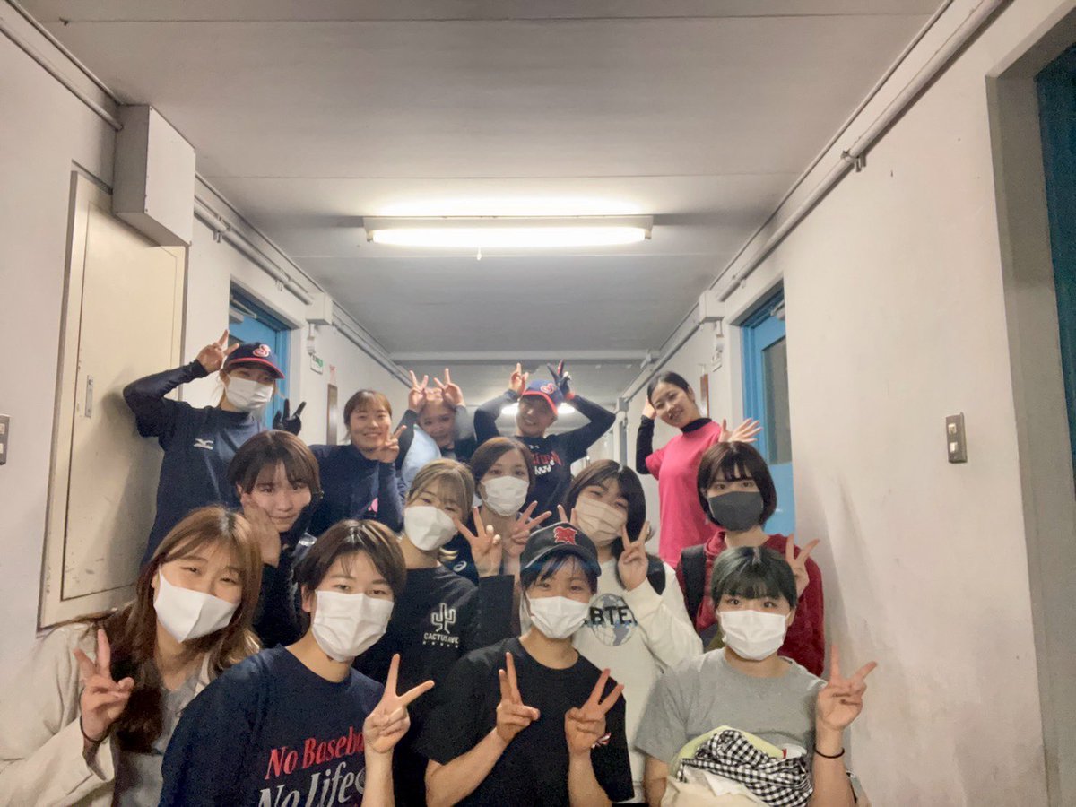 seikei_softball's tweet photo. 本日【体験会】に多くの新入生が来てくれました🥎！
短い時間だったけど一緒にソフトができて楽しかったです〜！！！
マネージャー希望の新入生もたくさんありがとうございました！🙇🏻‍♀️ 

今後も「体験行きたい！」と思ったら是非お越しください😭部員一同お待ちしてます❗️
※撮影時マスク外してます https://t.co/0A2MEYvA7r