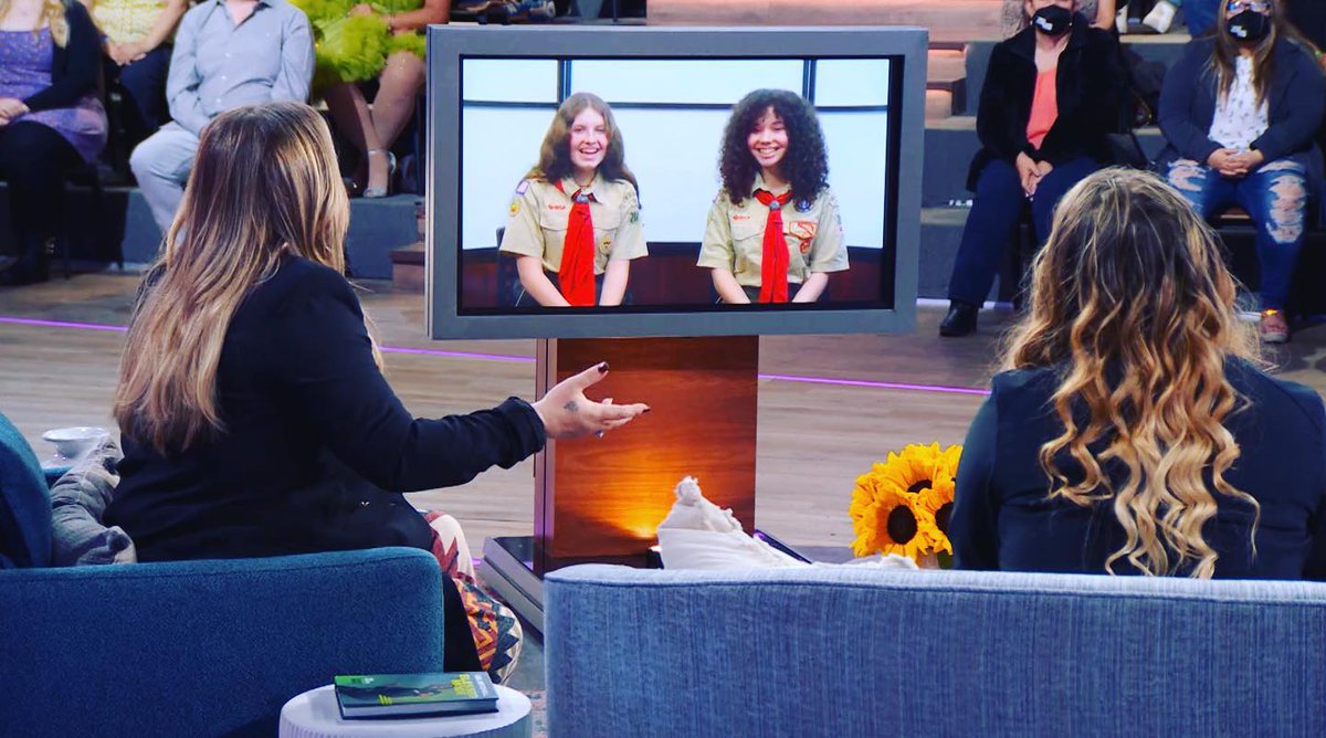 ScoutingPhilly's tweet photo. Tune in to @NBCPhiladelphia today 4/11 at 2 PM to see Scouts from Radnor Girl Troop 284 on the @KellyClarksonTV Show! #ScoutsBSA #COLBSA https://t.co/L3g3naBChr