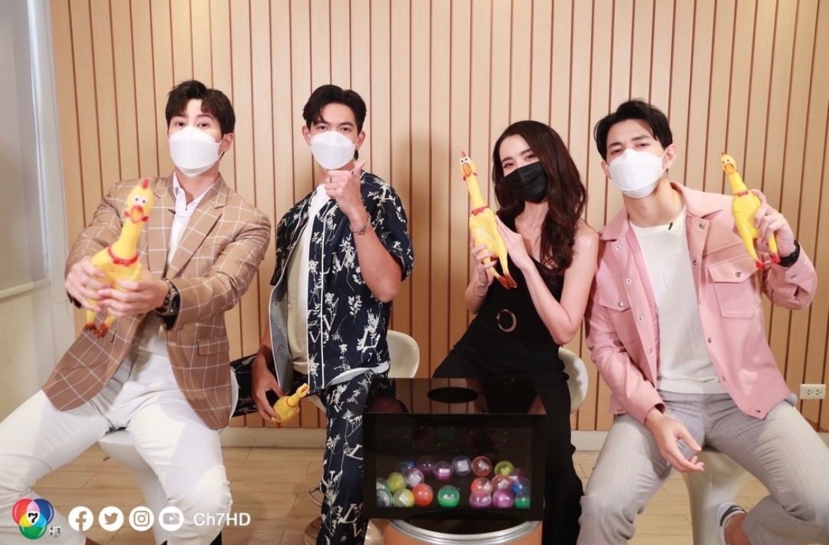 KHOfficialStats's tweet photo. มาส่งกำลังใจในโค้งสุดท้ายให้กับแก๊งนี้กันเถอะชาวด้อม ❤️✌🏻

THE IN-LAWS
#เขยบ้านไร่สะใภ้ไฮโซEp17 https://t.co/zBqBf7lMfD