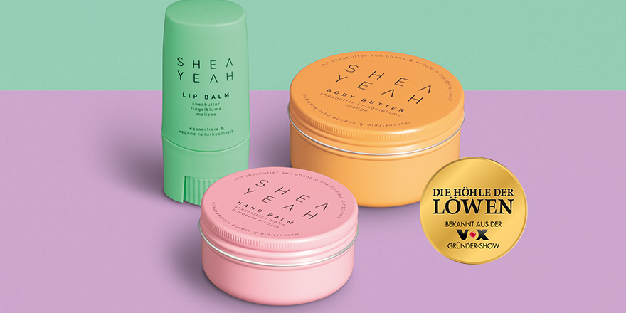 QVC Deutschland (@wirsindqvc) on Twitter photo Es hat „gedümmelt“! SHEA YEAH verspricht ein angenehmes Hautgefühl dank der wasserfreien Formulierung ihrer Beautyprodukte. <a href="/RalfDuemmel/">Ralf Dümmel</a> Sicher sie dir jetzt bei uns im Shop: bit.ly/38nL0J4
#dhdl #deals #löwe #ralfduemmel #sheayeah #beauty #skincare Es hat „gedümmelt“! SHEA YEAH verspricht ein angenehmes Hautgefühl dank der wasserfreien Formulierung ihrer Beautyprodukte. <a href="/RalfDuemmel/">Ralf Dümmel</a> Sicher sie dir jetzt bei uns im Shop: bit.ly/38nL0J4
#dhdl #deals #löwe #ralfduemmel #sheayeah #beauty #skincare