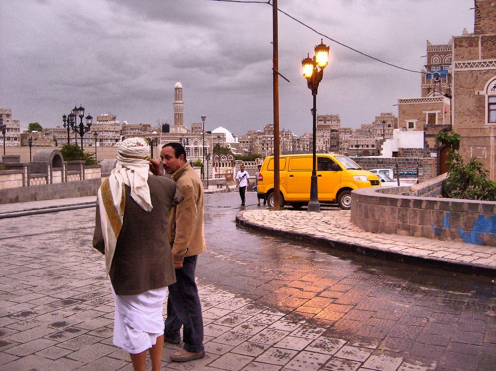 الندم مش حل، وكل غلطة تعلمنا ونستفيد منها، وبحكم تجاربك، لو رجع بك الزمن لقبل 10 سنوات، أيش ممكن تغيّر؟ 

#اليمن
#إتريك24