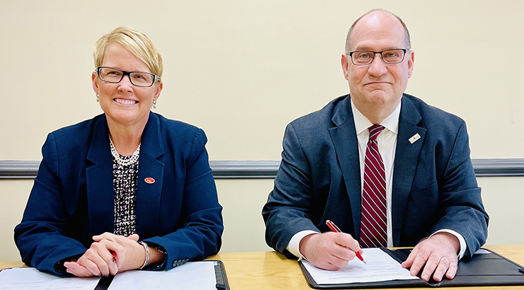 Kutztown University (@kutztownu) on Twitter photo KU and <a href="/RACC_edu/">Reading Area Community College</a> Sign B.S. Physics: Engineering Technology Dual Admissions Transfer Agreement. #ItsGoodToBeGolden
Learn More: kutztown.edu/news-and-media… KU and <a href="/RACC_edu/">Reading Area Community College</a> Sign B.S. Physics: Engineering Technology Dual Admissions Transfer Agreement. #ItsGoodToBeGolden
Learn More: kutztown.edu/news-and-media…
