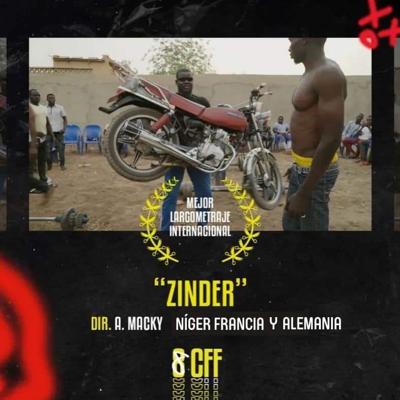 @ZinderFilm a remporté L'AWARD du meilleur long métrage,hier au censurados Festival film au Pérou. Le trophée est un sciseaux contre la censure, c'est fait à la main par l'artiste Lisette Crespo💕