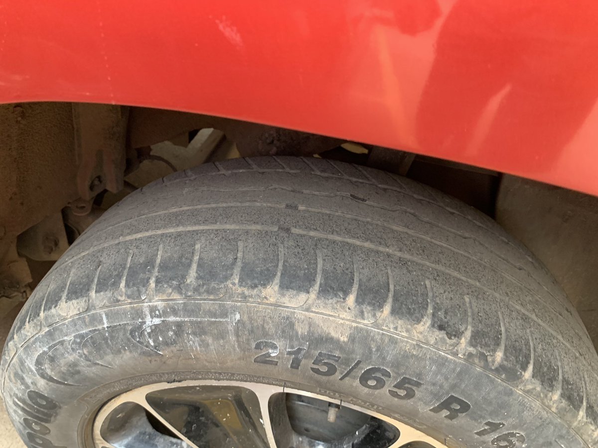harish1476's tweet photo. @ZoomCarIndia booking id JPSN7JNKE and condition of car is life threatening https://t.co/Ndy13N09Oz