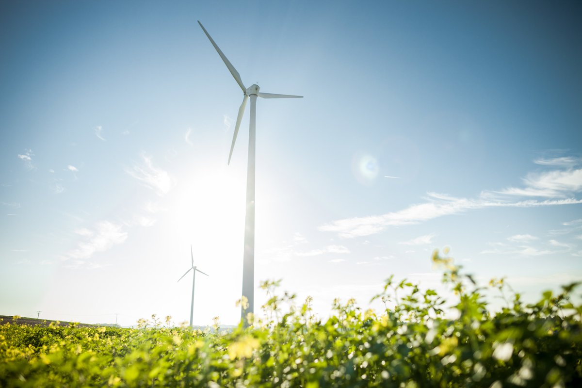 The ambitious European energy targets can be challenging for policymakers 🎯

We are hosting a webinar series on 28 April and 5 May on financing renewable energy with a closer look at public and private investments for renewable energy.

Don't miss out: bit.ly/3qBHIIp