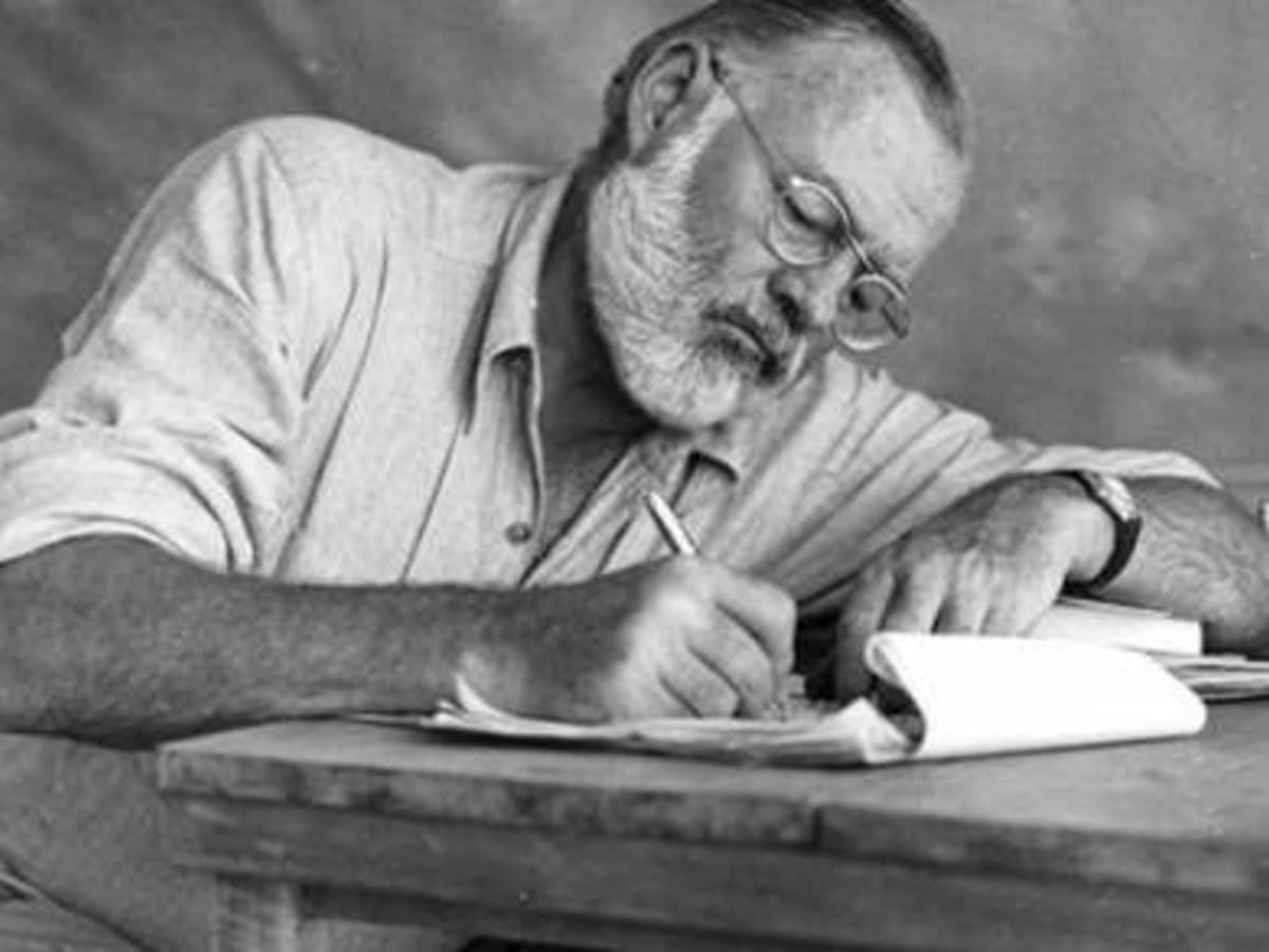 Bookitude1's tweet photo. Book fact of the day!📚

Ernest Hemingway and Truman Capote both sharpened pencils to help them think while they were writing.

What helps you think when writing?✍️

#bookfact #WritingCommunity https://t.co/5MQYqcxYWY