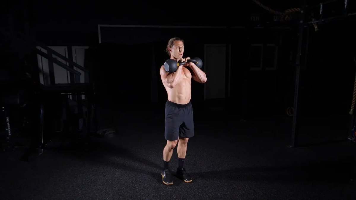 reisquarteu's tweet photo. #Kettlebell #FrontRack Reverse #Lunge: https://t.co/OLuzZzNAdX #Fitness #Crossfit https://t.co/pI41CRG4Zz