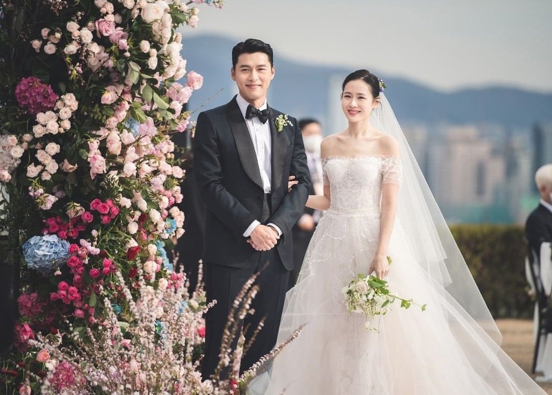 kdramarchive's tweet image. official photos of son yejin and hyun bin from their wedding, our binjin 🥹💗