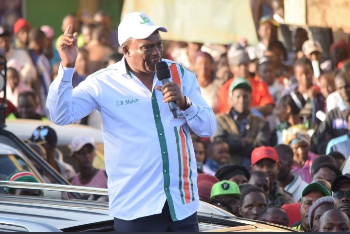 DaesakThe's tweet photo. A crowd welcomed Justin Muturi in Kiambu county in his first ever rally since joining Kenya kwanza of Dp Williams Ruto https://t.co/K0nDybbDTY