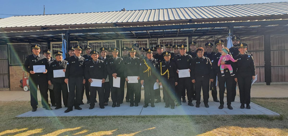 PenitenciariaMz's tweet photo. PRENSA I SERVICIO PENITENCIARIO MENDOZA I CURSO DE PERFECCIONAMIENTO
Suboficiales superiores del Servicio Penitenciario finalizaron el primer curso de perfeccionamiento.
https://t.co/puOJQgio1Z
#infope #SuboficialesSuperiores #SPMza #Perfeccionamiento https://t.co/TVeYBWZC6t