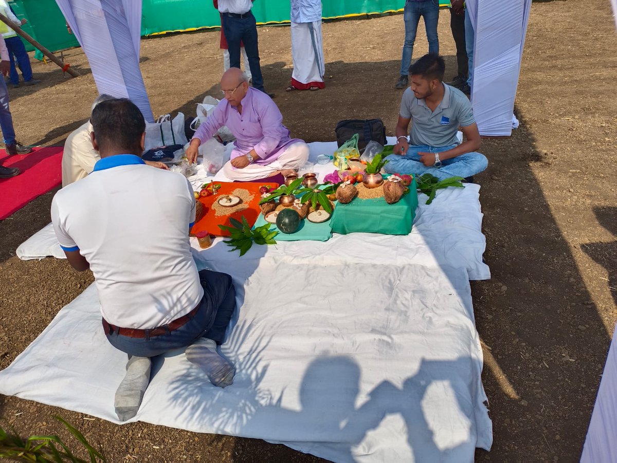 TeamSuroj's tweet photo. Suroj proudly announces the start of the Greenfield project of Ideal Chemi Plast. The Groundbreaking ceremony was done by Mr. K.R. Rao (M.D, Ideal Chemi Plast). #AlwaysCommitted #Surojians #OneTeamOneSuroj #TeamSuroj https://t.co/hmnYOTUhe1