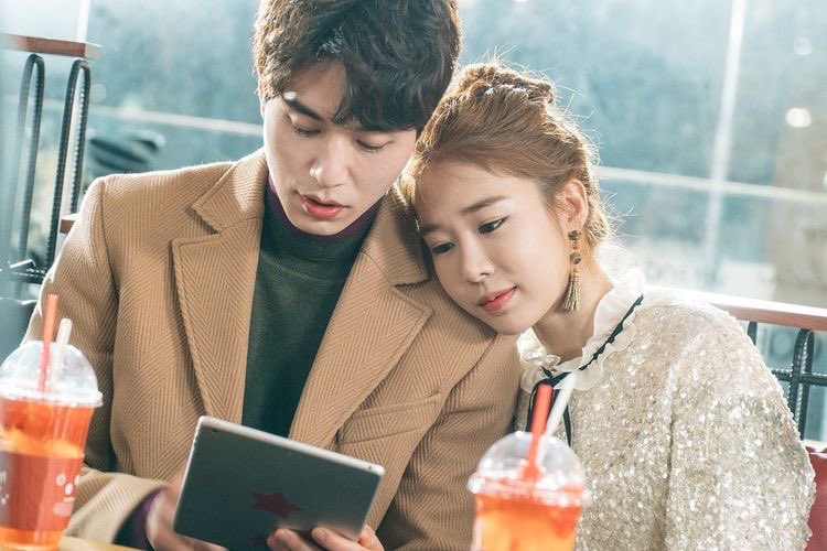 아까 데이트 중에 열심히 다른 짓 하던 게 이거였어요? 괜히 질투하고 있었네.