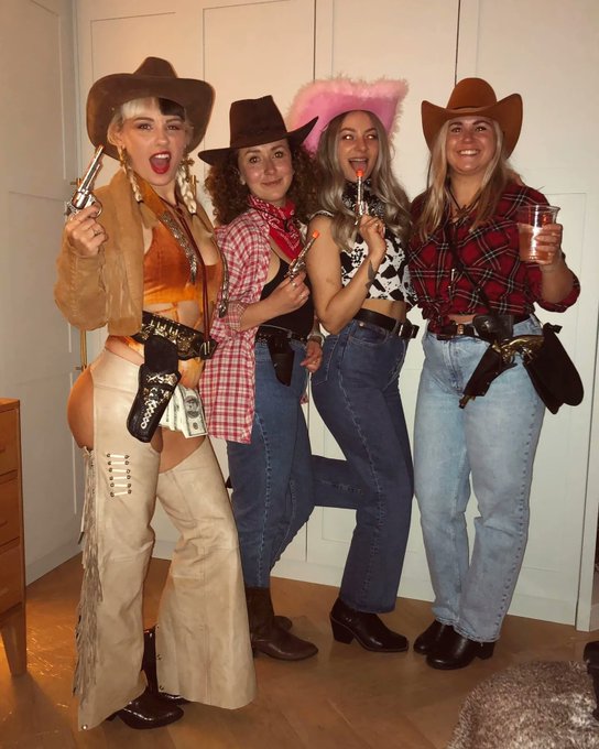 Yeehaw partner 🧨💥  Finally had the house warming party of my dreams 🌵 https://t.co/19LpSg3B1p