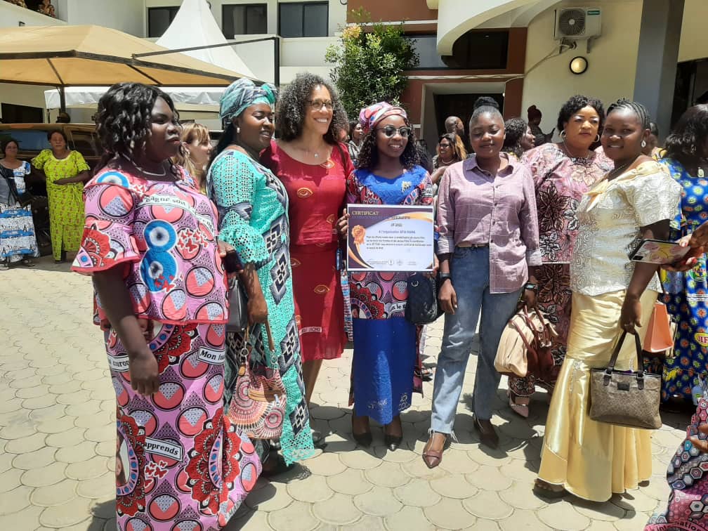 Benitakivughen1's tweet image. La coordination dla JIF/Ituri2022 a décernée un certificat d'honneur &amp;amp;mérite àl'asbl Afia mama pr le travail réalisé pdt le mois de mars où elle a sensibilisée des jeunes filles  sur les droits des femmes @afiamama @UEenRDC @crispine_ngena @HesperianAppsFR @CanadaSuede @VlfCongo