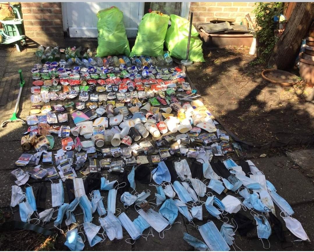 lillyspickup's tweet photo. 4000 pieces of litter every piece knowingly thrown on the ground by someone being irresponsible. Each piece is a hazard to the environment and nature which is why I pickup every single day. I surpassed my 200000 piece target - each pickup is photographed, catalogued and recycled! https://t.co/VMQ8G8Rp6Z