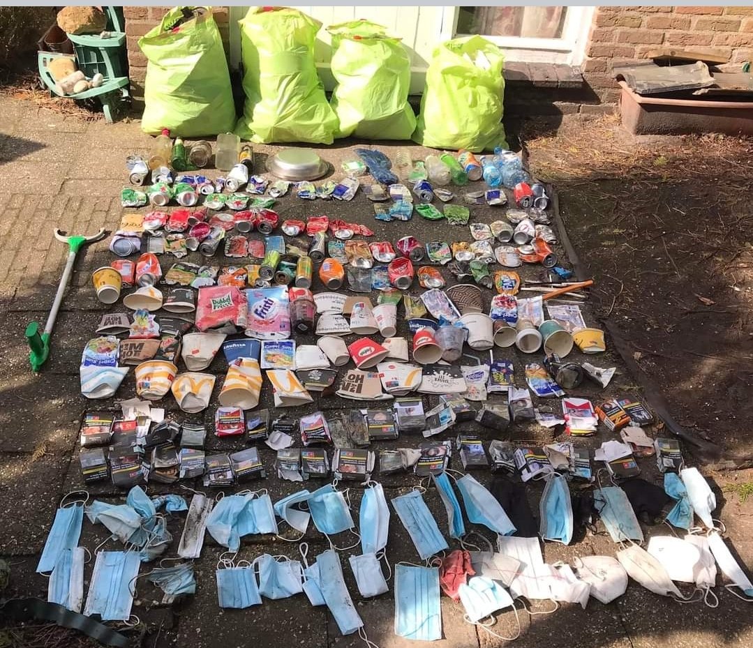 lillyspickup's tweet photo. 4000 pieces of litter every piece knowingly thrown on the ground by someone being irresponsible. Each piece is a hazard to the environment and nature which is why I pickup every single day. I surpassed my 200000 piece target - each pickup is photographed, catalogued and recycled! https://t.co/VMQ8G8Rp6Z