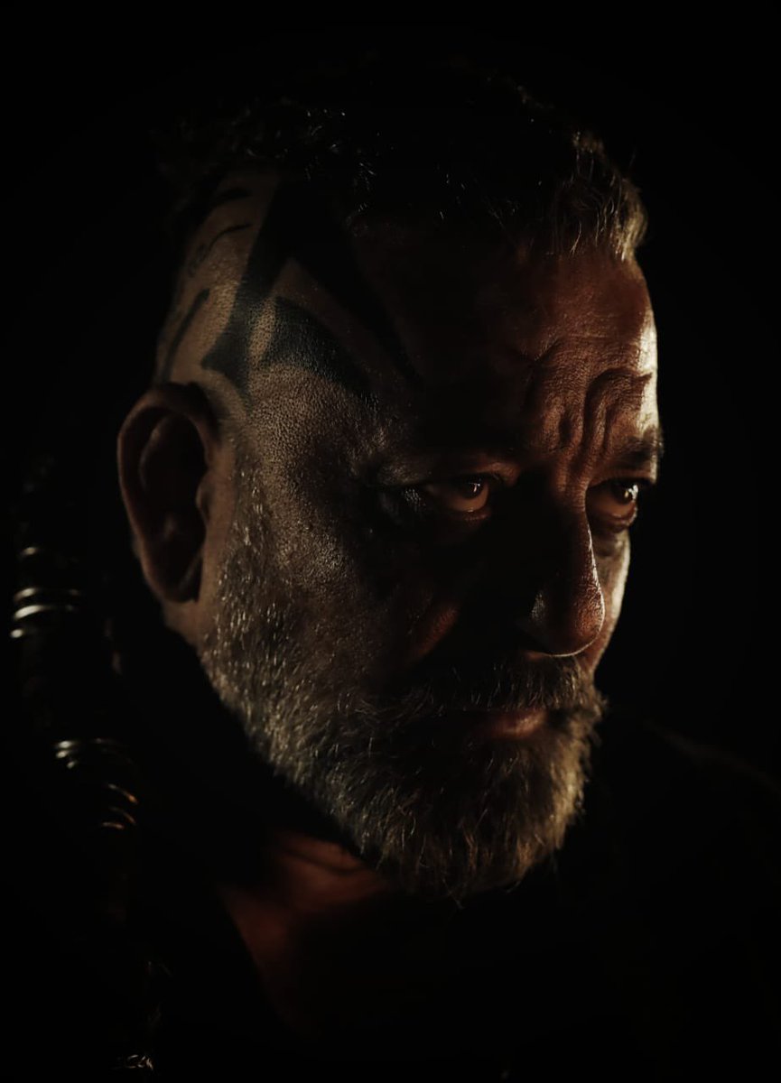 DexterM00766695's tweet photo. I couldn't possibly imagine anyone else as an intimidating villian for Rocky other than Adheera( @duttsanjay ). Just his presence, look and attitude has that intimidating aura. He is someone who can be a threat to the might of Rocky. #KGF2onApr14 #KGFChapter2 #KGF2 https://t.co/4xF3sb4QWp