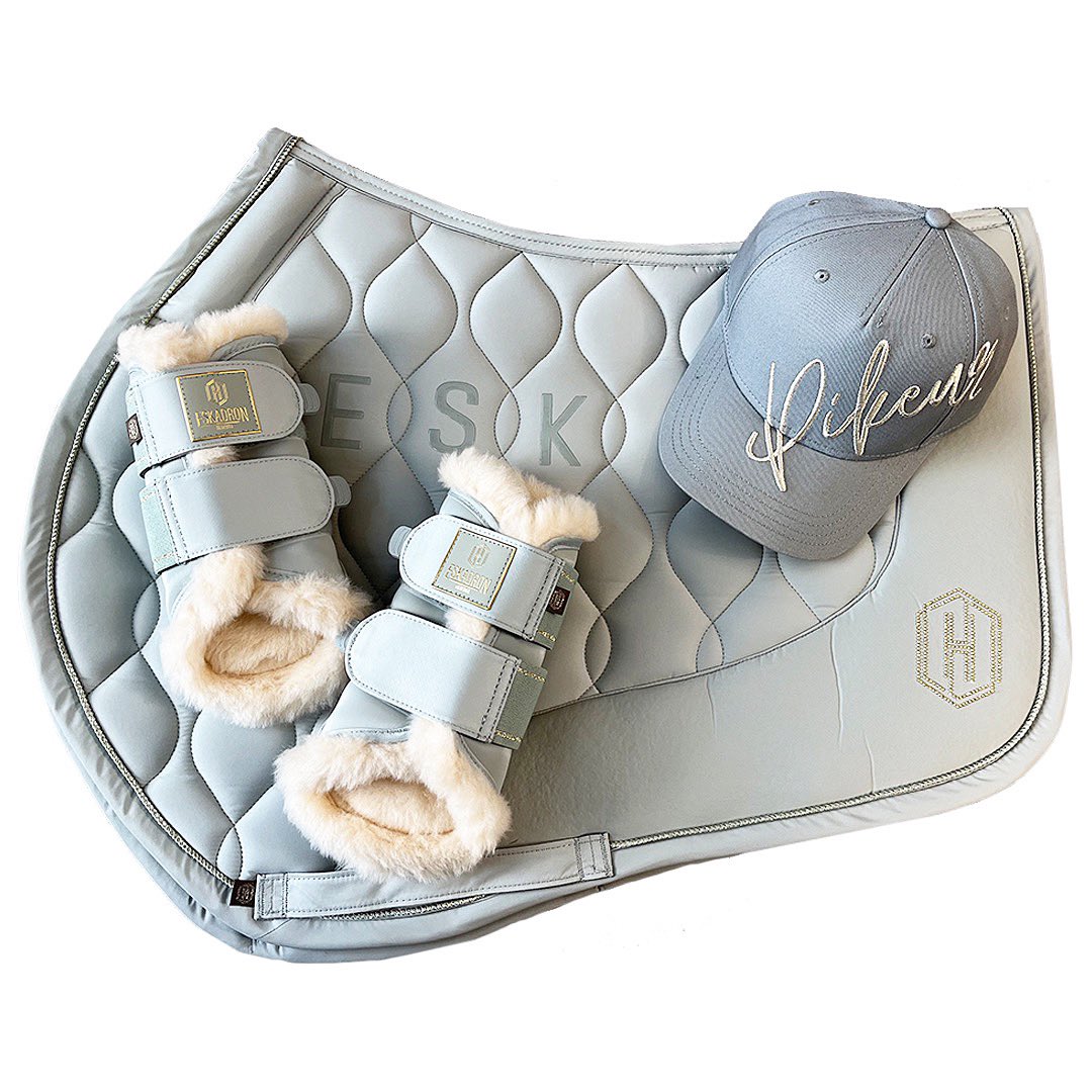 ESKADRON 💙 Is pale blue for you? 🤩

The new ‘Sea-Salt’ shade has been such a popular colour this Spring, and we definitely know why… it’s because it goes so well with EVERY horses colour! 😍🌟

Shop Now: mybreeches.com 💙

#pikeur #eskadron #ss22 #equestrianstyle