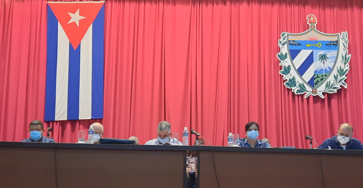 David19114914's tweet photo. Con la presencia del VPM Tapia y la Primera Secretaria del PCC de Pinar del Río, inició el seguimiento al cumplimiento de las 63 medidas para dinamizar la producción de alimentos, correspondiente al primer trimestre del año.
#CubaViveYRenace 
#VamosConTodo https://t.co/JFZKgv250Z