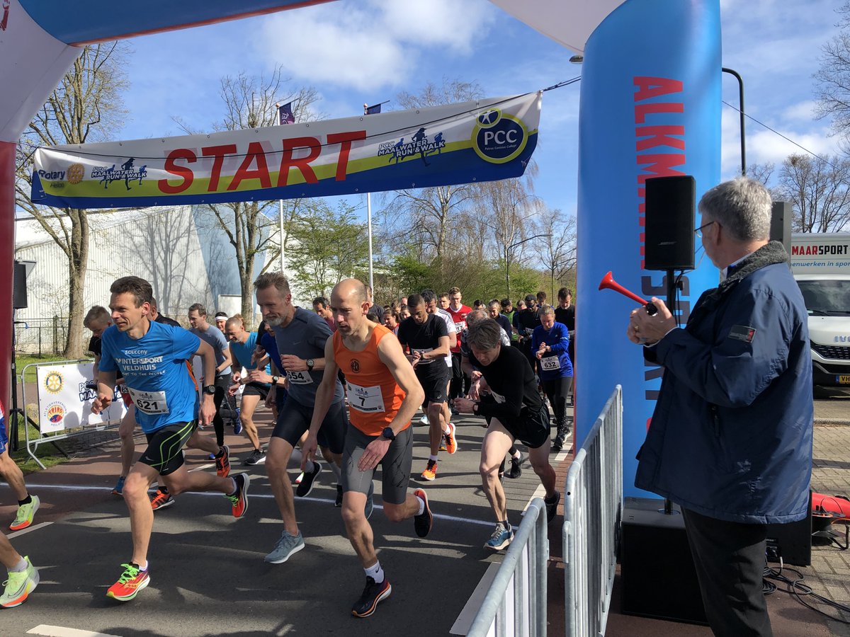 Zonnige en succesvolle 12e #PCC #Maalwaterrun op zondag 15 april, met bijna 1000 aanmeldingen waarvan enkele honderden PCC'ers. Logisch, voor een #gezondeschool die de gezonde leefstijl hoog in het vaandel heeft. Complimenten voor organisator #RCH !
#Heiloo #Alkmaar #Bergen