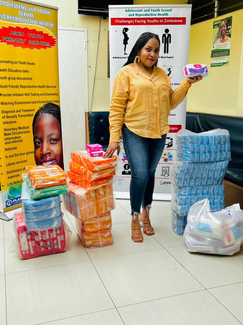 Family Planning Brand Ambassador, Mrs. Adiona Chidzonga donates disposable sanitary pads to kick-start the National Pad Bank Campaign. Let us support her to help end period poverty...