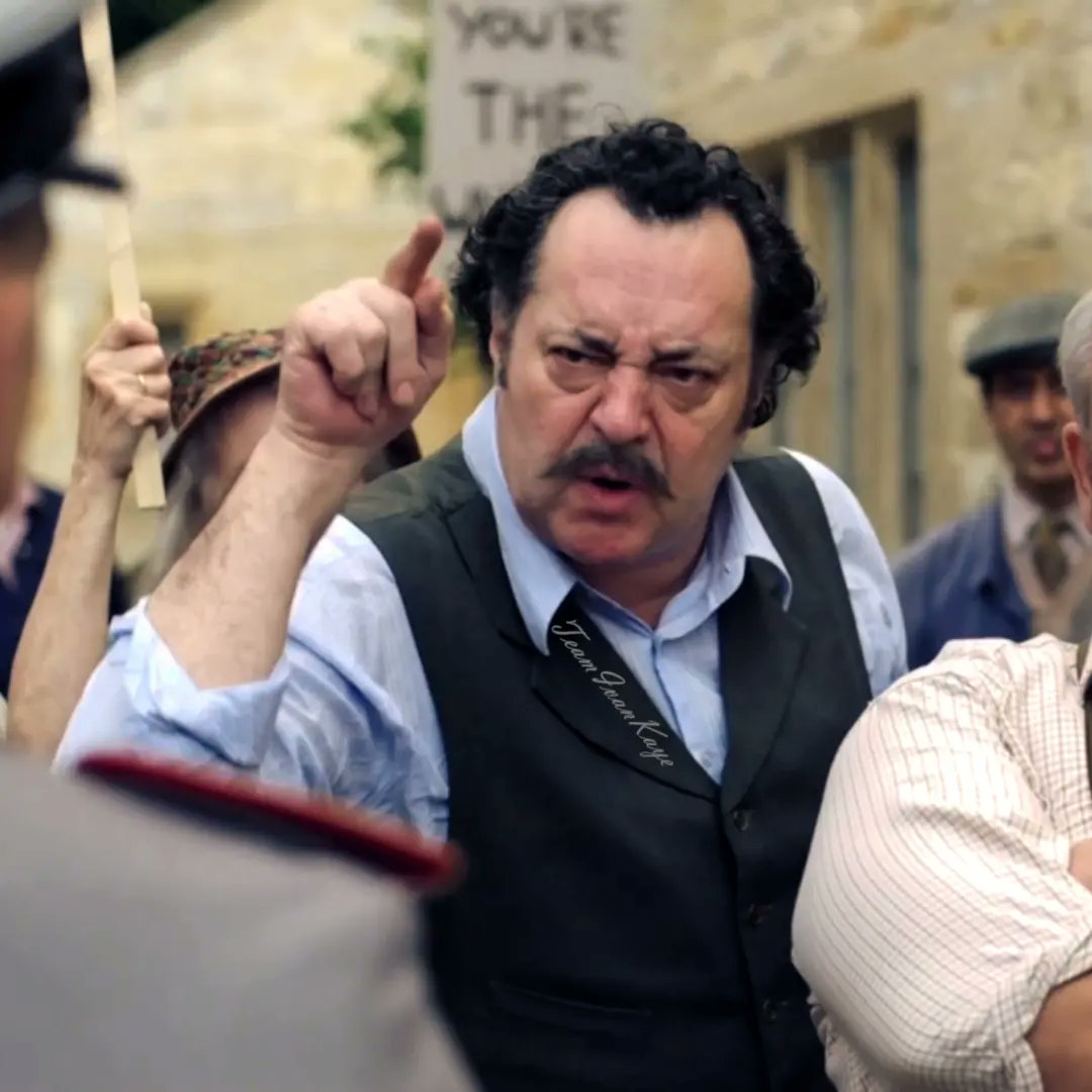 IvanKayeFans's tweet photo. If I've counted correctly, the Canadians amongst you should be able to catch Ivan as a somewhat regally angry Ted Button in ep. 1x09 of #SisterBonifaceMysteries tonight at 8 pm.😉👑 Have a great week!🌞
.
#IvanKaye #MancrushMonday #SisterTown #aceactor #expressiveness #PeggysDad https://t.co/4udMY91j7z