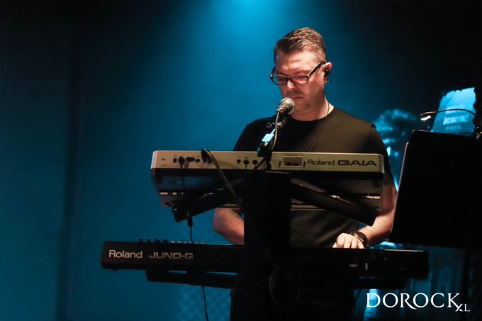 View image on Twitter