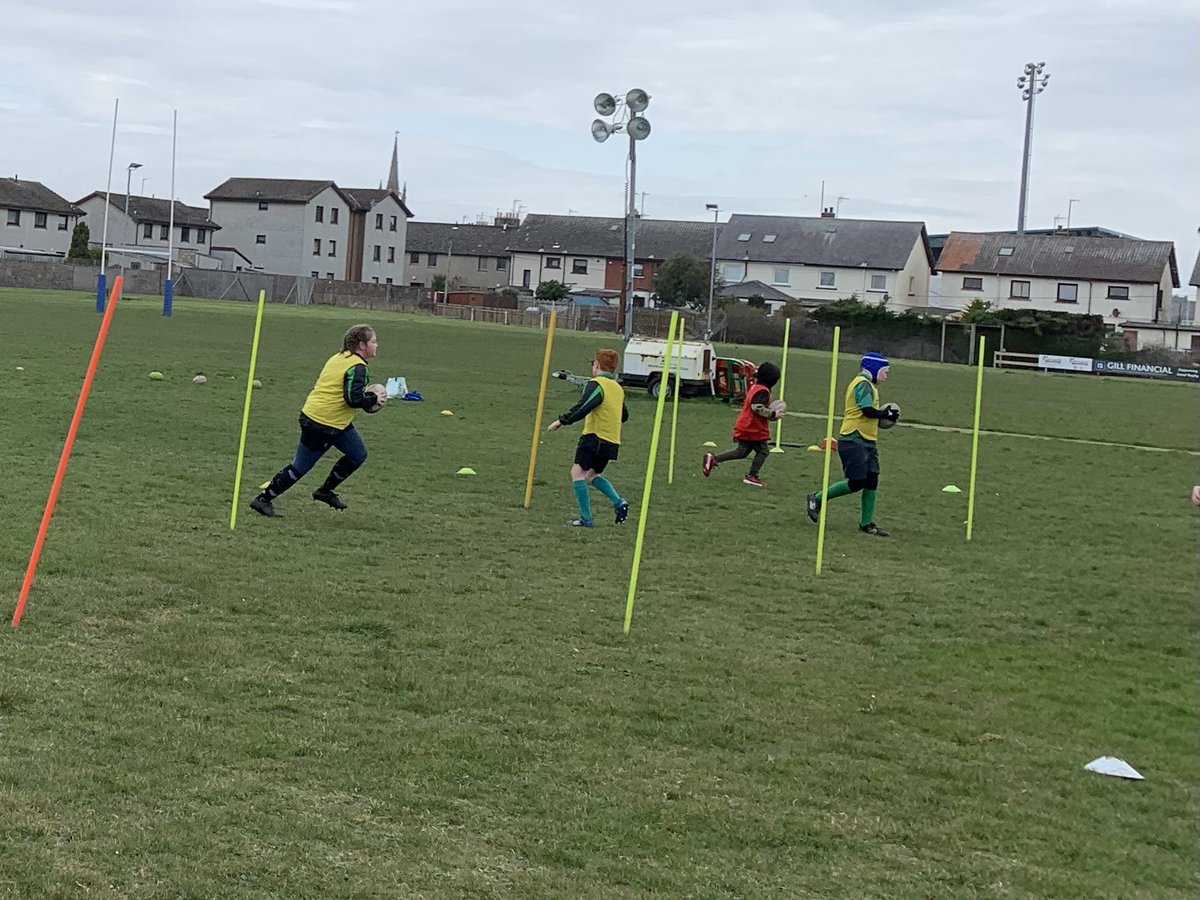 montroserfc's tweet image. Easter Camp 2022 day 1 - great fun had by all ( including the coaches ! ) - bring on day 2 @CarolineRugby @AngusCSH @angusalive @AndyCummins14