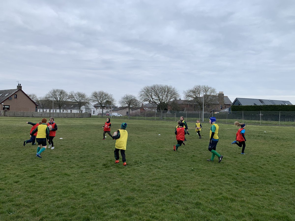 montroserfc's tweet image. Easter Camp 2022 day 1 - great fun had by all ( including the coaches ! ) - bring on day 2 @CarolineRugby @AngusCSH @angusalive @AndyCummins14