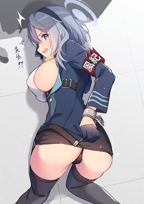 アコちゃんのあのスカート丈だと、ちょっとかがんだだけで丸出しだよね 