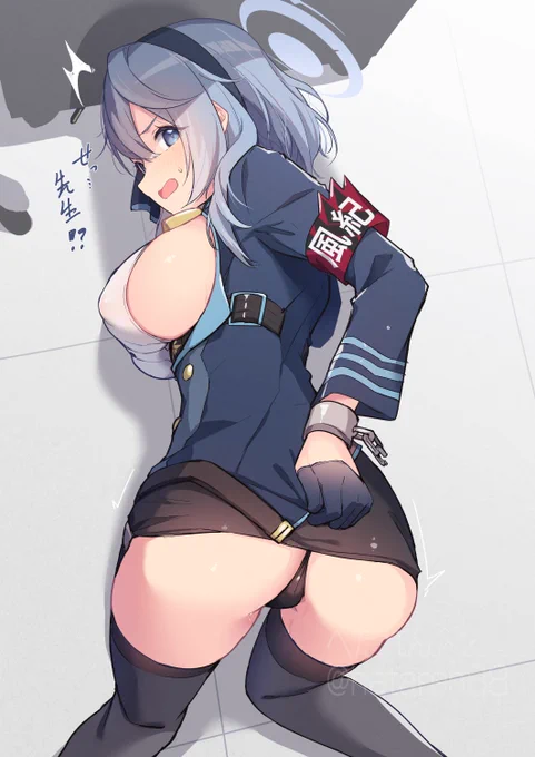 アコちゃんのあのスカート丈だと、ちょっとかがんだだけで丸出しだよね 