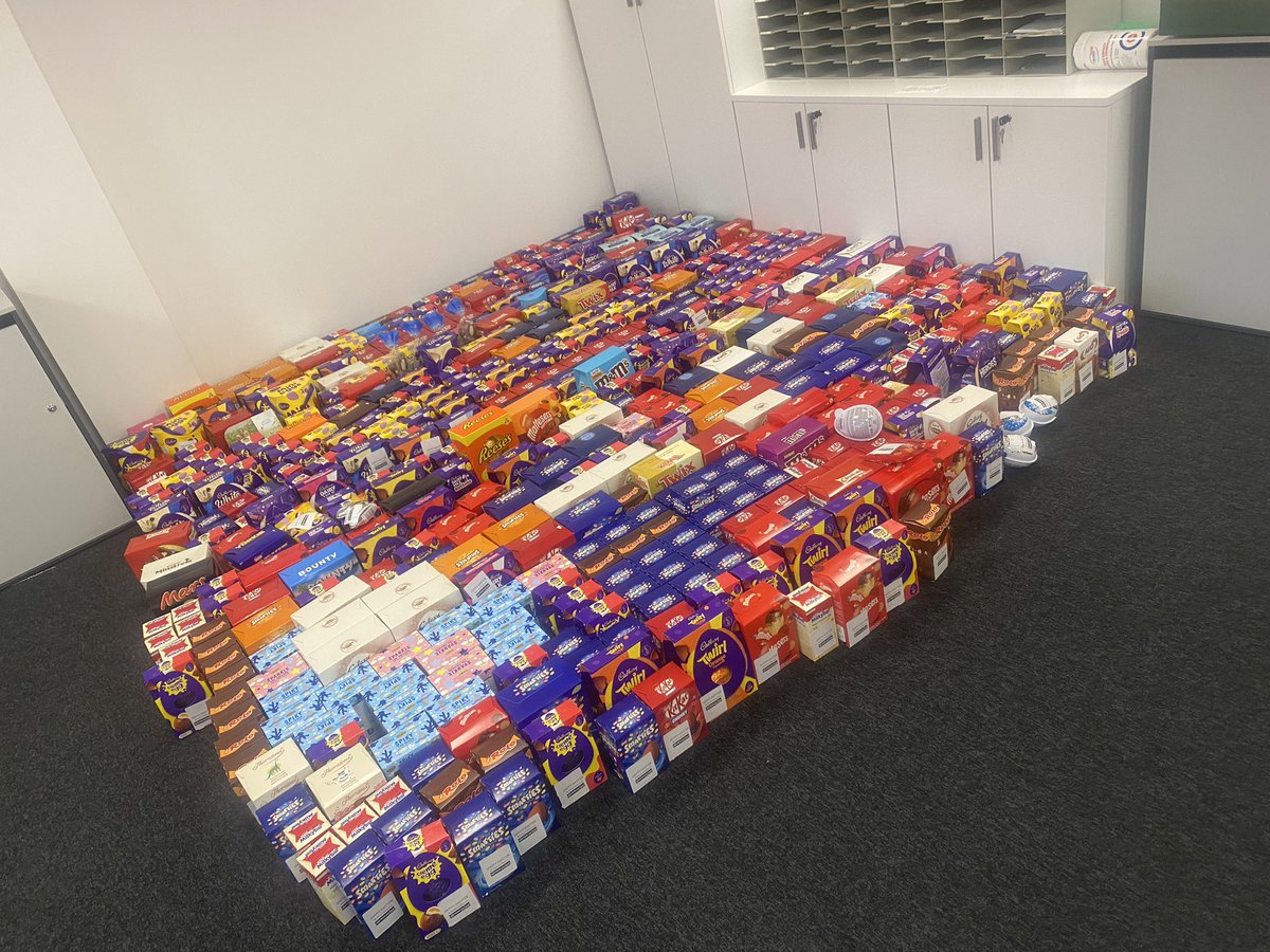 cubbon_amy's tweet photo. We have smashed it!!! Thank you to every single person who has helped with the U399 Easter egg collection for @AlderHey. We as a team have managed to collect 610 Easter eggs. Thank you again it has been an incredible appeal @gpincheshire @k_fortune90 #groupu3 @enterprisecares 🐣 https://t.co/keBAaAPm2Y